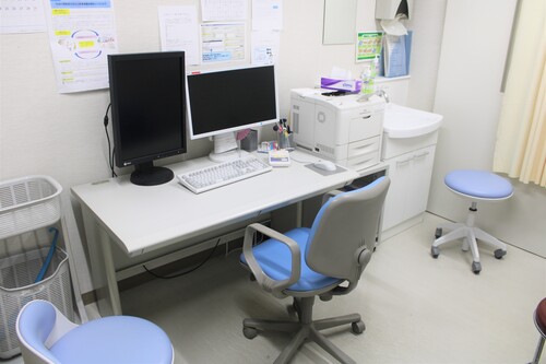 総合東京病院の診察室